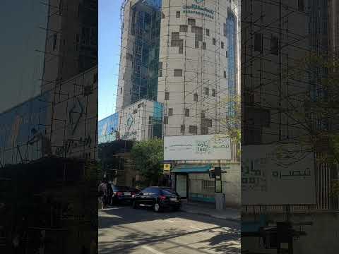 نصب داربست بانک کارآفرین بعد جنگ ۱۲ روزه