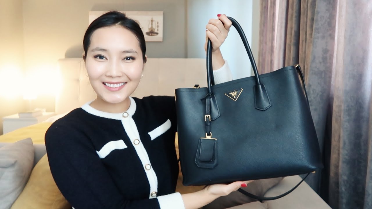 What's In My Bag? Би Цүнхэндээ Юу Авч Явдаг Вэ?