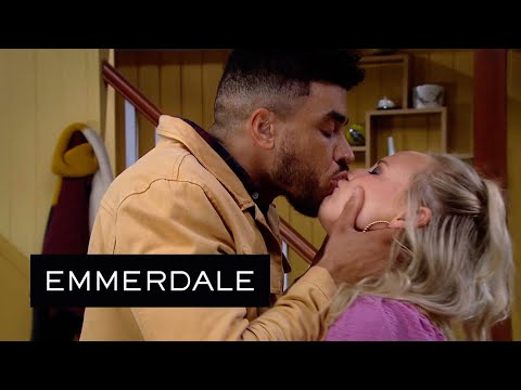Emmerdale - Nate and Tracy Sleep Together