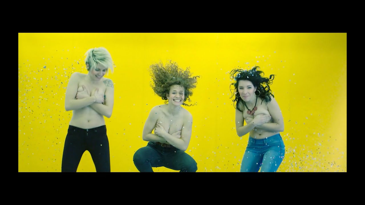 Guarda Twee - Clouds (Official Video) su YouTube Guarda Twee - Clouds (Official Video) su YouTube