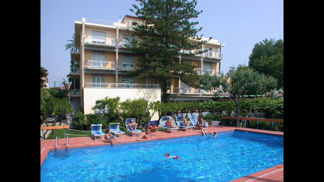 Hotel Eden Park 4 Stelle In Liguria A Diano Marina Sul Mare Con Piscina E Spiaggia Privata