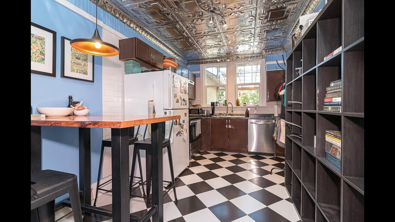 2920 Shakespeare St, Victoria, BC Chris & John Team YouTube