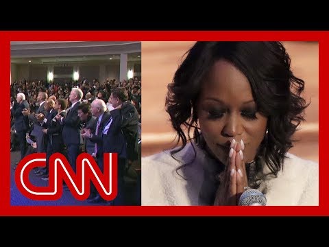 Widow responds to Trump's attacks and gets standing ovation