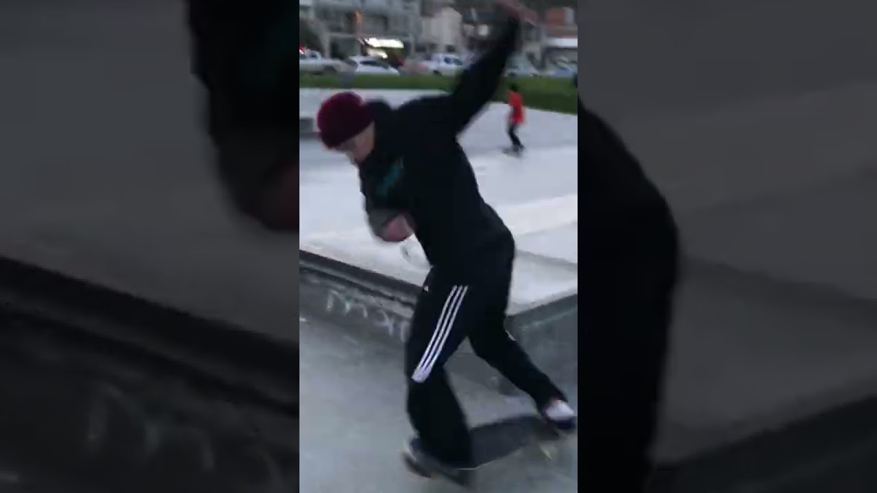 Leandro Salgado y Gonzalo Sebastian en el skatepark de Rada Tilly