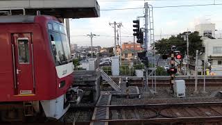 京急新1000形1225F 堀ノ内駅発車