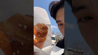 Trying the famous Korean salt bread #shorts #food #korea #seoul #southkorea #saltbread