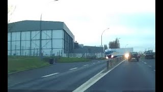 Camion Au Fossé Après Demi-Tour