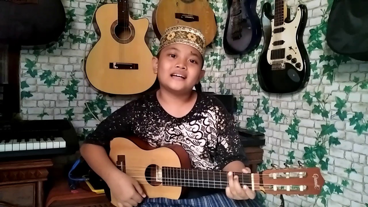 Bidadari Surga Cover by Muhammad Dzaky - YouTube