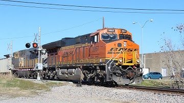 BNSF Tier 4 GEVO leads a southbound rock train!