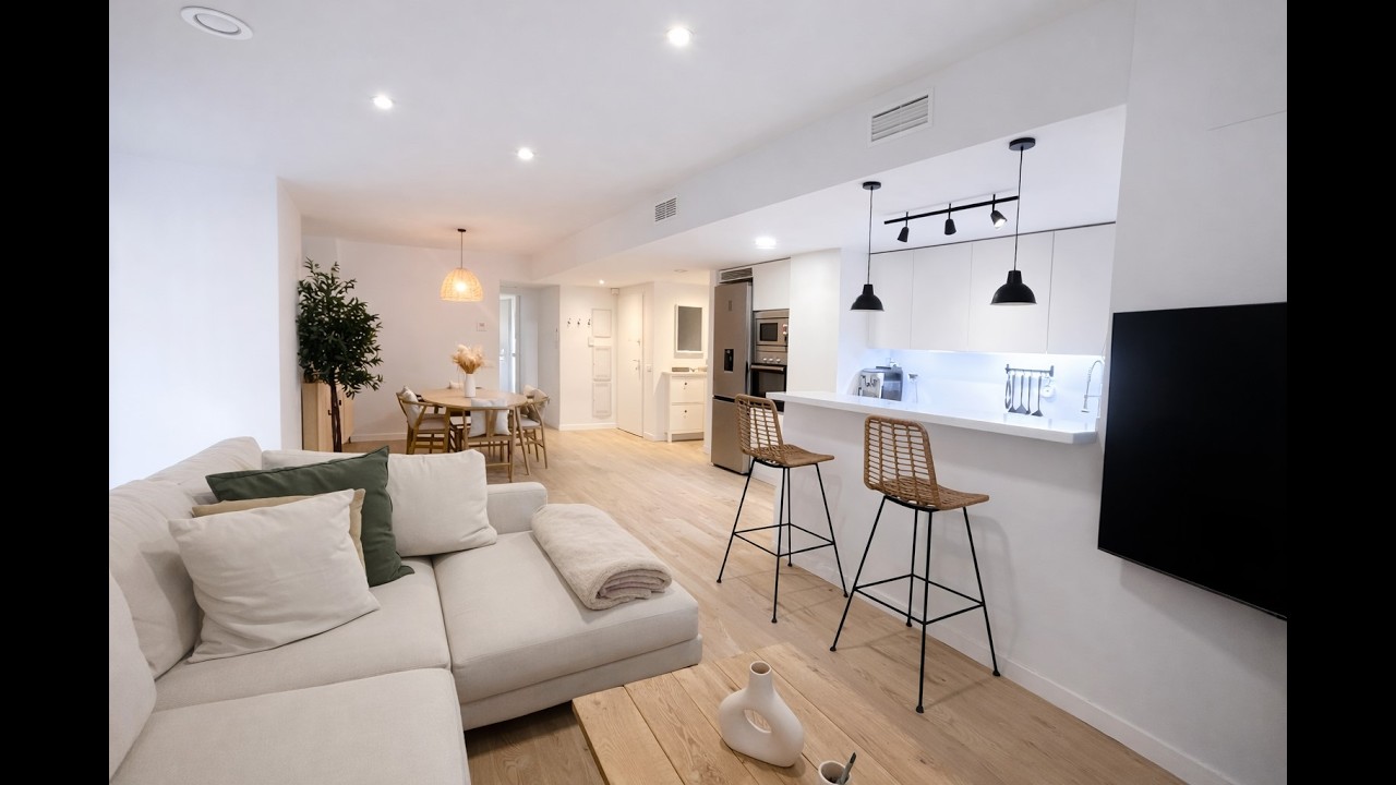 470.000€ / Modern 3-bedroom 2-bathroom apartment with pool in Patraix/ REF: VLC4198