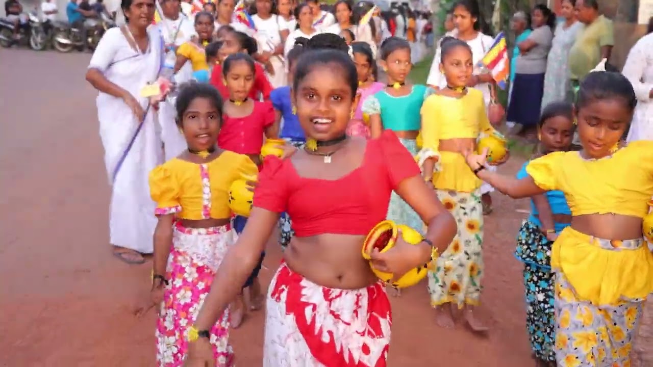 කුඩා රුගොඩ මහින්දරාමයේ තුෂාර මහතා විසින් කරන ලද කටිනානිසංස මහා පින්කම. 