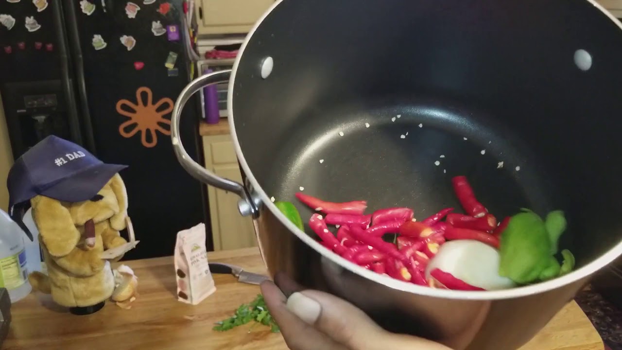 DOLLAR TREE CAYENNE PEPPER HOT SAUCE!!!!!! YouTube