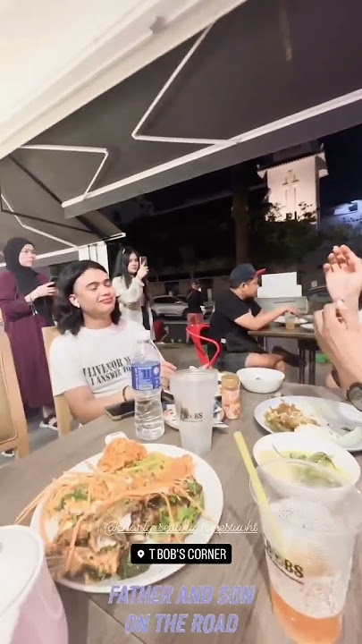 CHARLY SETIA BAND DAN RESTU VAN HOUTEN