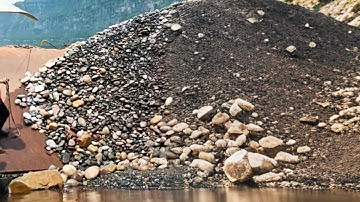 Immersive Sand Dredging with a Sand Barge – Watch the Massive Unloading Process!