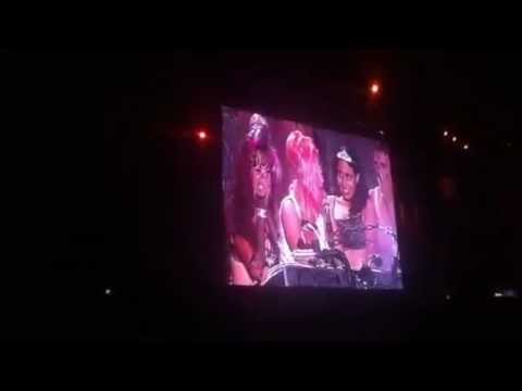 Gaga Are You OK? Momento em que Lady Gaga é acertada na cabeça - Show São Paulo