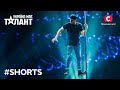 Пилонист нарушил законы физики! #Shorts