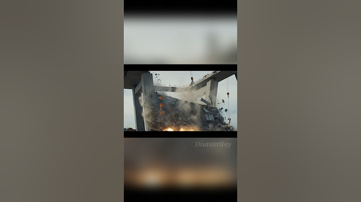 Bridge Collapse Disaster! Workers Fall Mid-Lift – Unbelievable! 😱