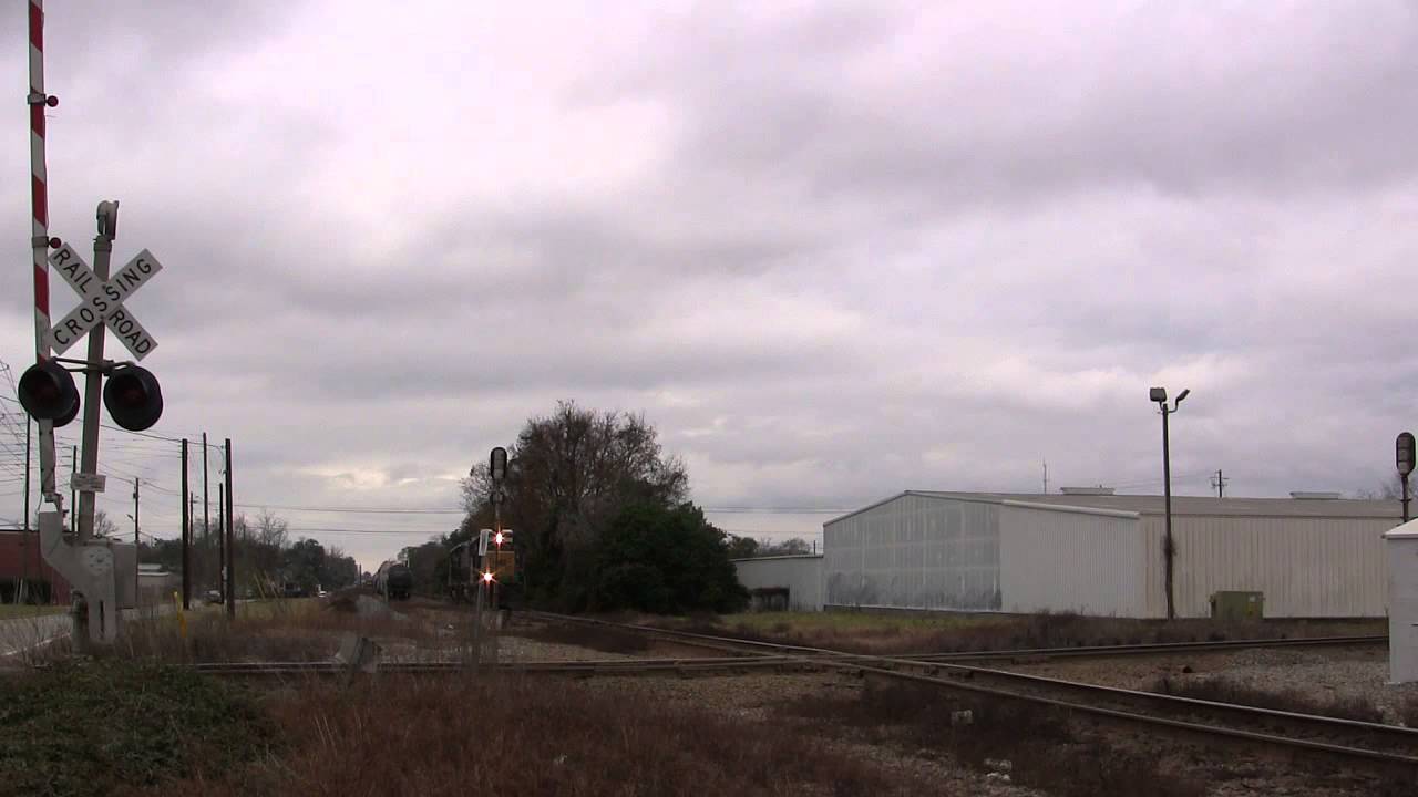 CSX GP40-2 6437 leads light engine move CSX A778-08 through Valdosta ...