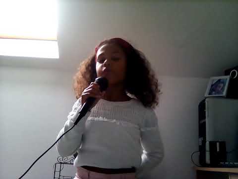 Elsa Esnoult J Ai Prié 