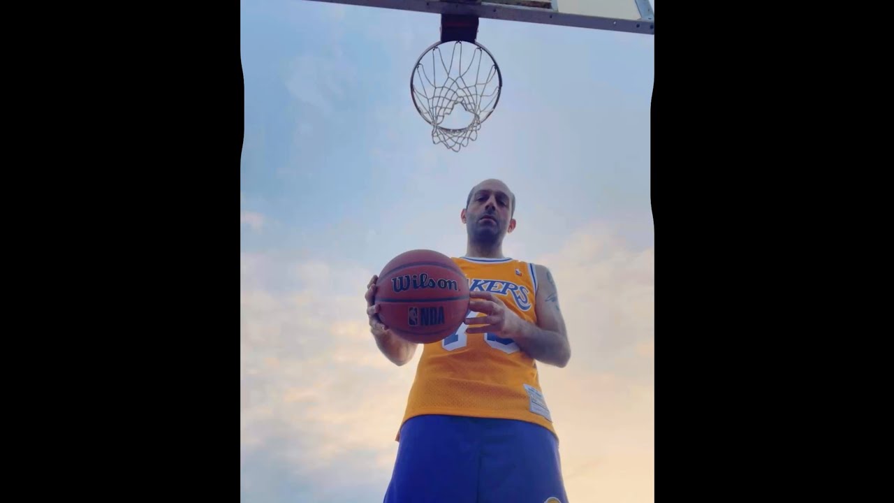 Benvenuti su Dunk City Dogs il mio canale sulla pallacanestro. Video in Italiano. 