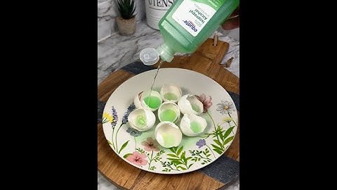 This Eggshell and Alcohol Trick Will Make Your Pans Look Brand New!