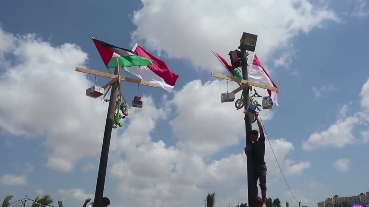 HUT RI KE-73 Disambut Warga Palestina - YouTube