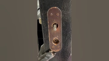 How to Change British Five Lever Wooden Door Lock (Less Than 2 Minutes) #shorts #tips #diy