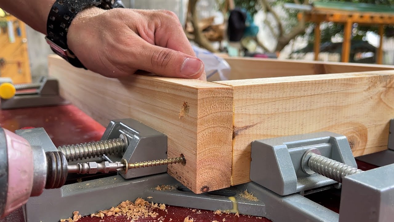 Great Ideas Perfect for Woodworking Projects // How to Build a Double Chair Bench with Table - DIY