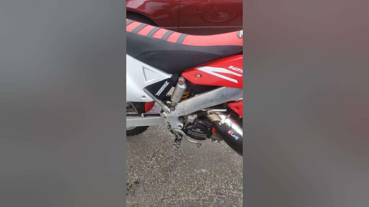 new lectron carb on my 2001 cr125 sounds great!! YouTube