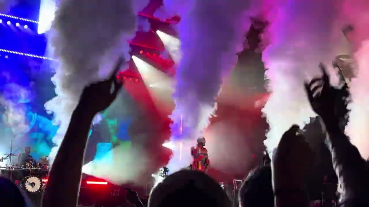 Coming hot by lecrae live 