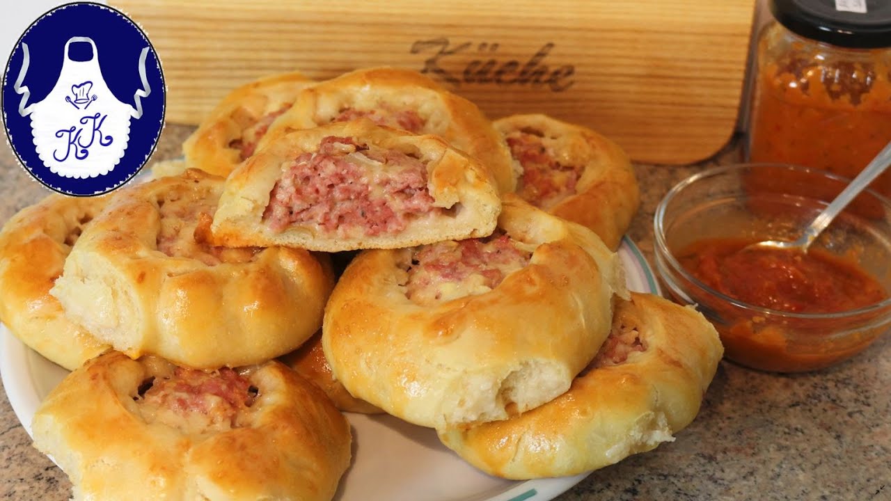 Gefüllte Teigtaschen / Beljaschi aus dem Backofen