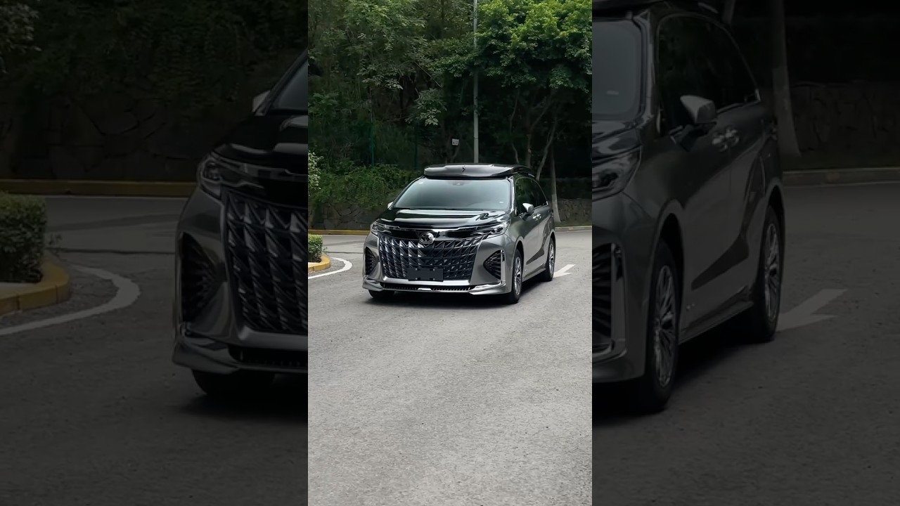 Toyota Sienna 7-seater minivan 