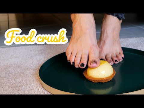 Feet Food Crush - Ecrasement nourriture pieds nus