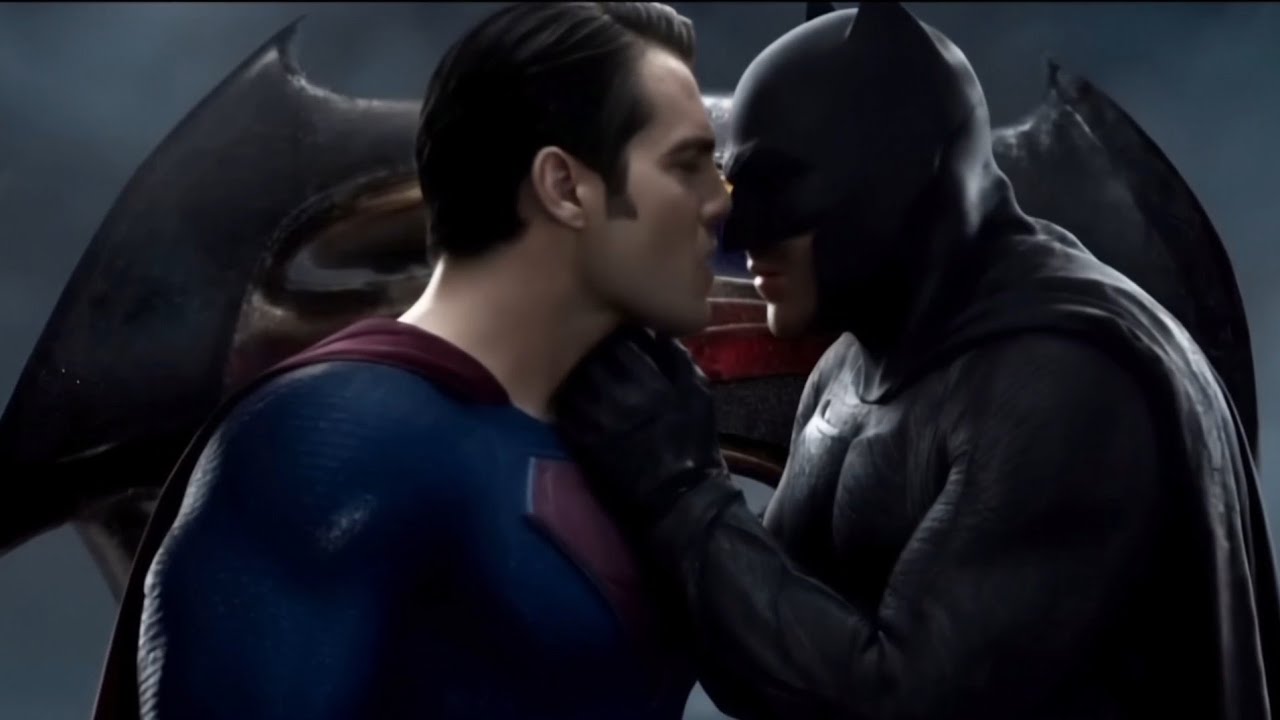 Batman v Superman meet and kiss in the end | What could have been