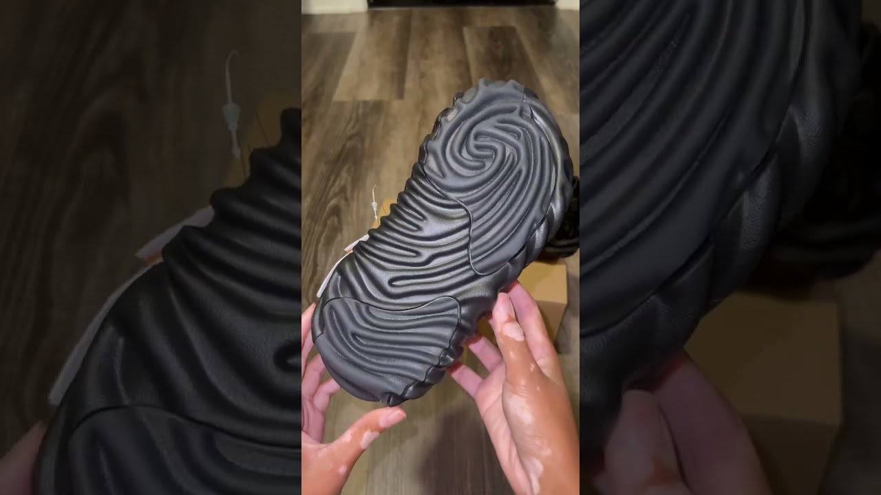 Unboxing My Salehe Bembury Sasquatch Black Crocs 