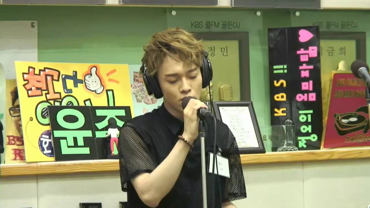 엑소(EXO) 첸(CHEN) LIVE 그녀를 사랑해줘요 (하동균 곡) @130802 유인나의 볼륨을 높여요