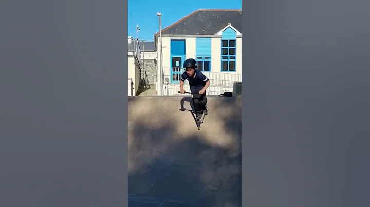 A couple clips of me from a couple days ago!