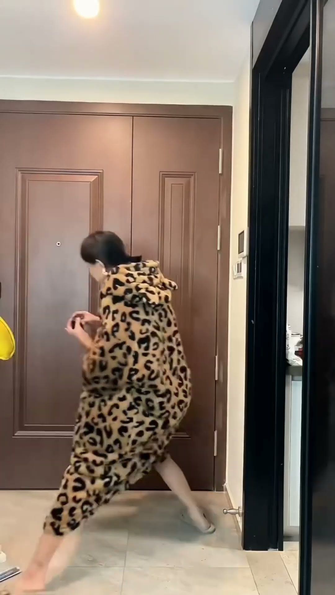 the door will not open if this gadget installed #shortsvideo