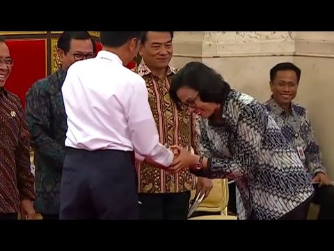 Jokowi Salami Menteri Terbaik Dunia, Sri Mulyani