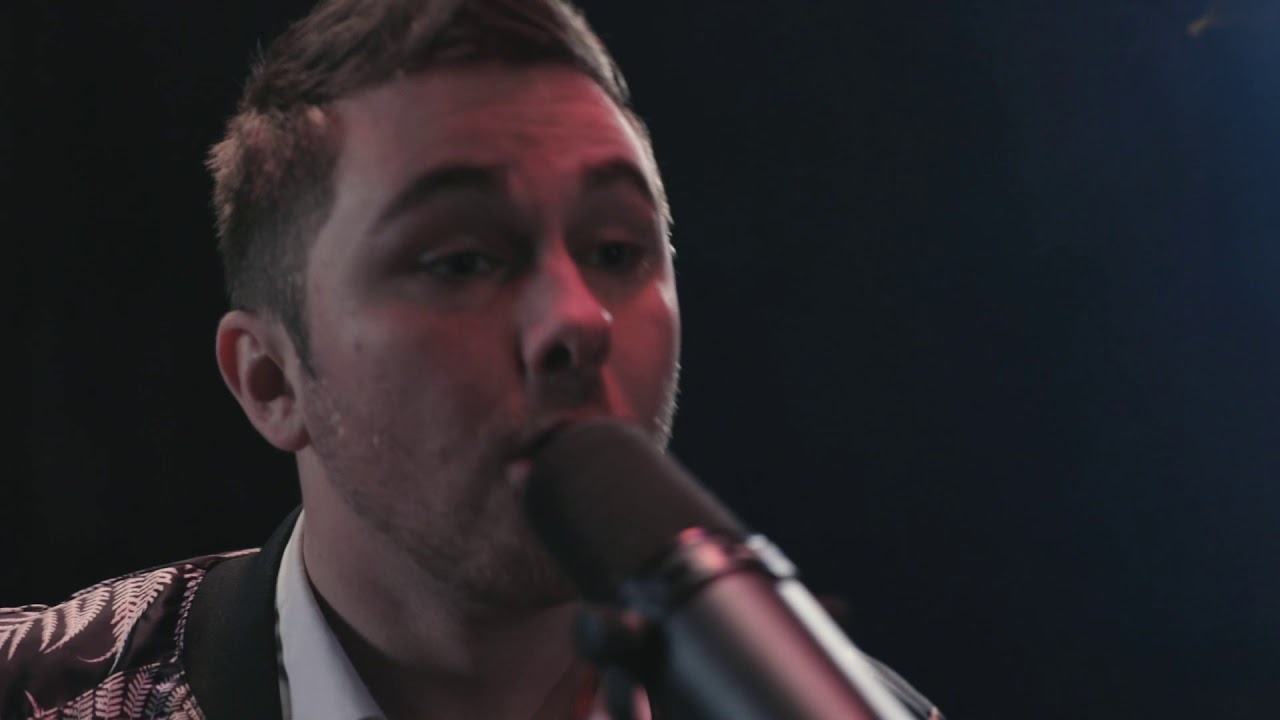 Somerset - Phoenix (LIVE SESSIONS) auf YouTube ansehen Somerset - Phoenix (LIVE SESSIONS) auf YouTube ansehen