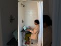 Trabajando en la ducha 🚿💻 - SebasBayer IA Content