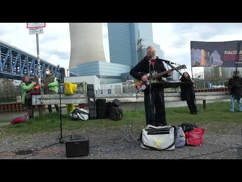 2.4.22 "Wiedersehn" von Gerd Schinkel vor dem Kohlekraftwerk Datteln 4