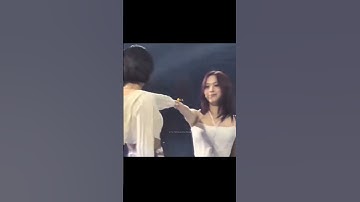 Guess Ryu is reading ryeji fanfics lately #yeji #ryujin #itzy