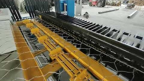 Border reinforcement machine for gabion mesh/