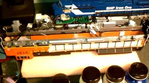 Athearn HO Scale BNSF SD70ACe Decoder Installation Part 1