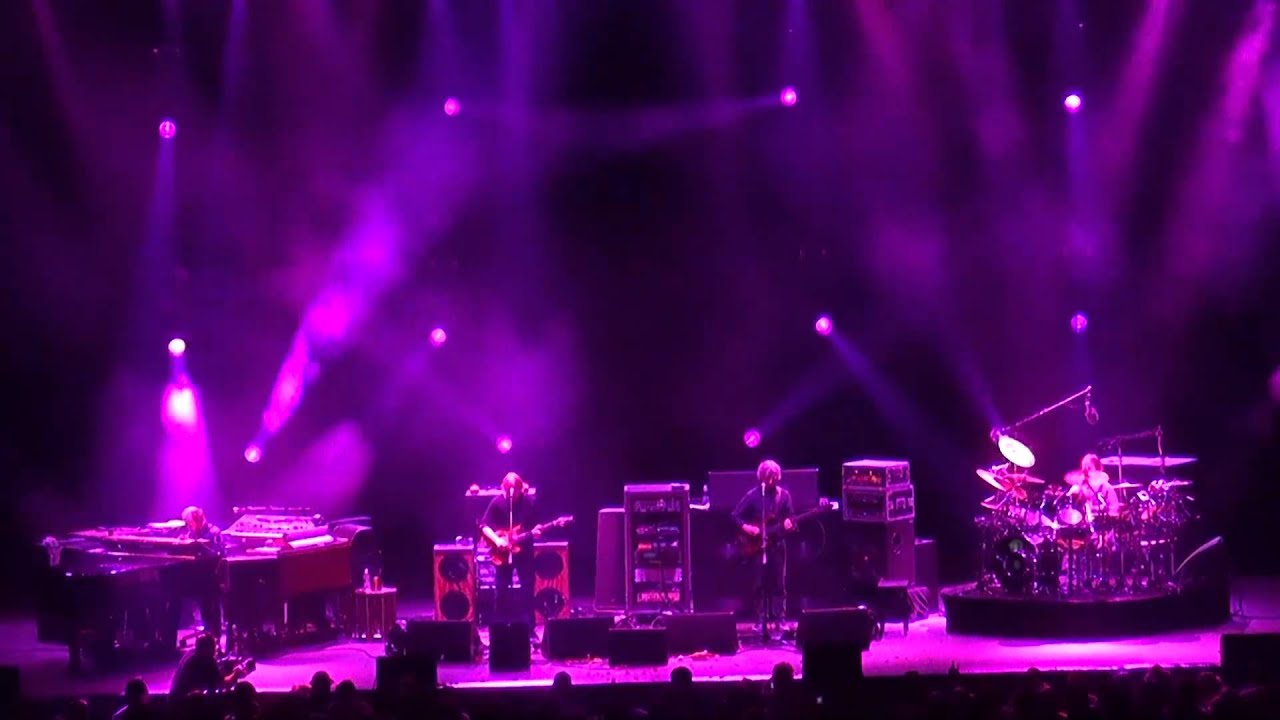 Phish | 10.30.10 | Guelah Papyrus - YouTube