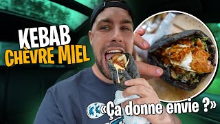 Je goûte un Kebab du futur chèvre miel (? ou ? )