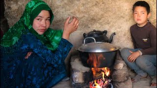 Daily Hard life of a Young Cave Mother: Village life and Cooking