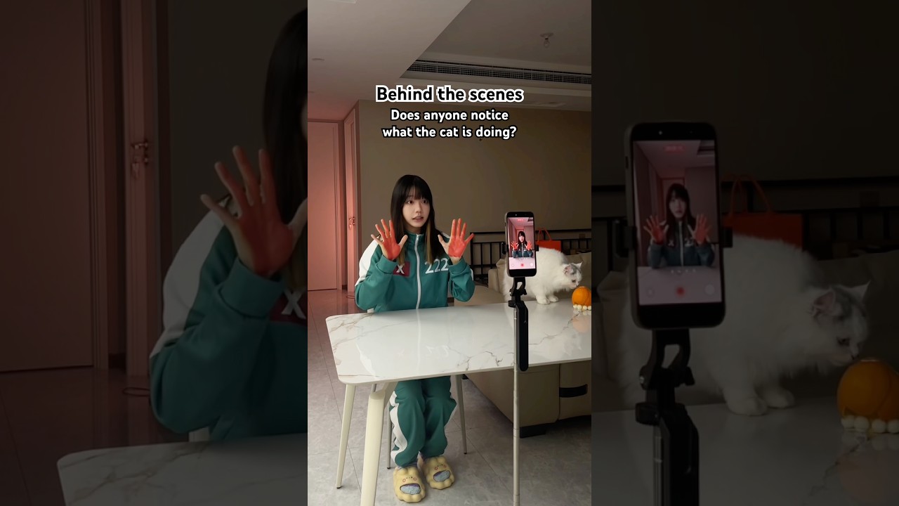 What🐱want? Let me know in the comments!#player222 #squidgame #cosplay