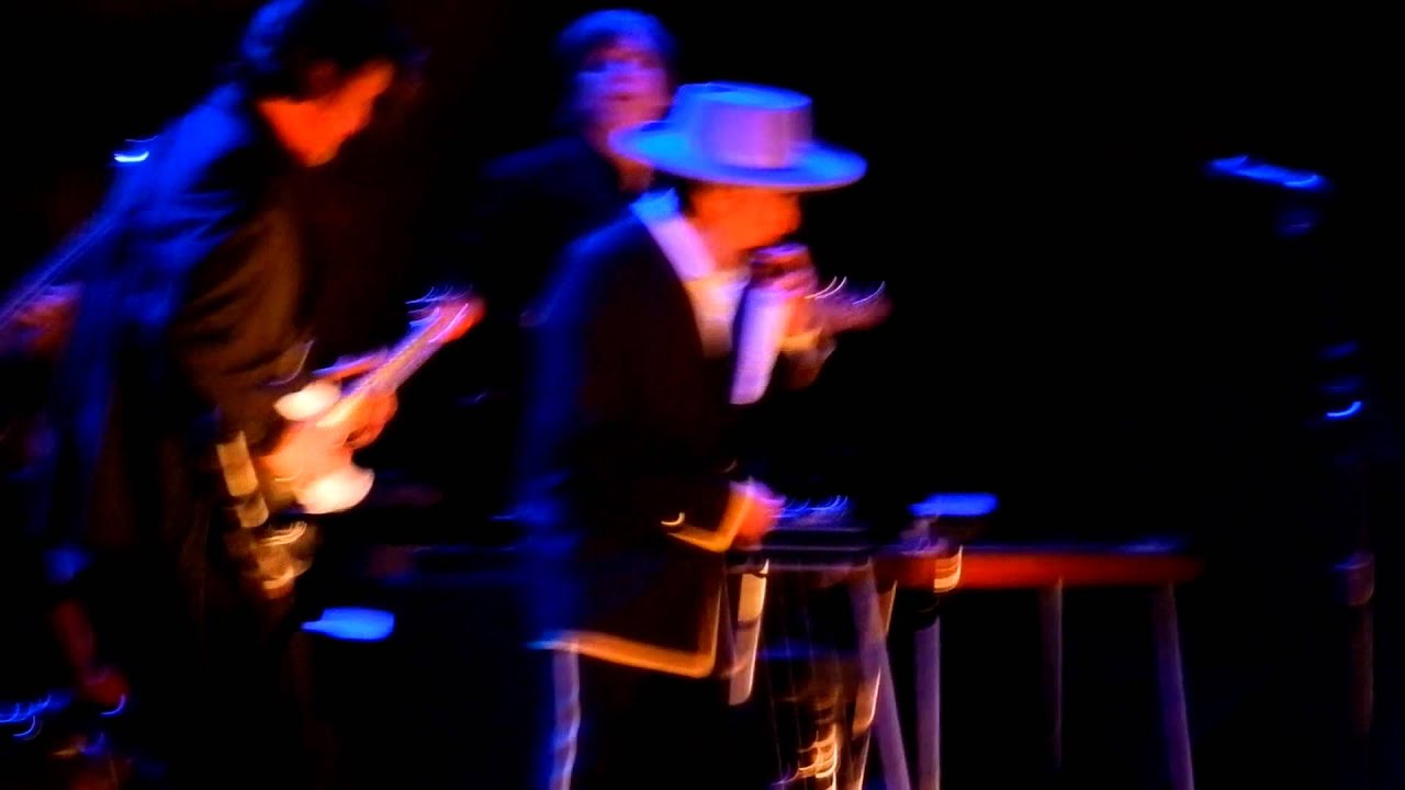 Cry A While (extracto) · Bob Dylan · Santiago 2012 - YouTube